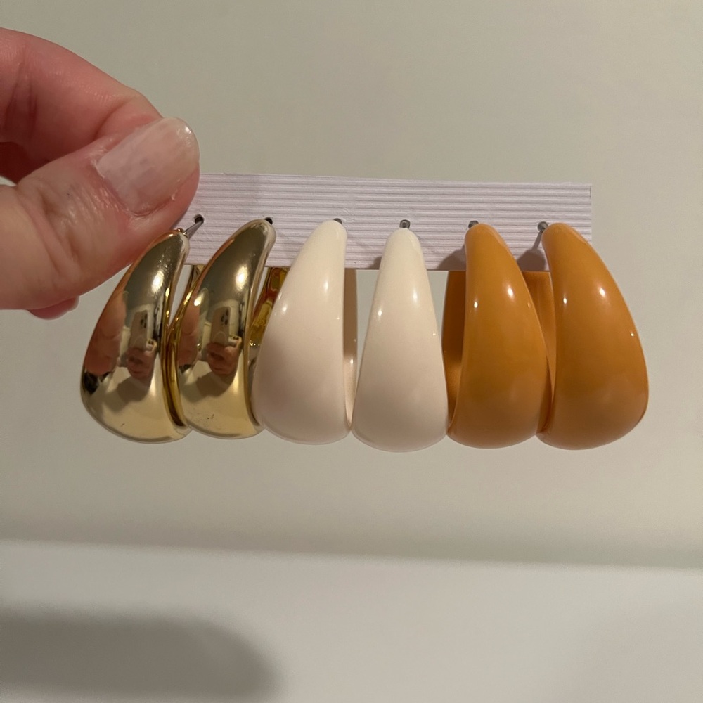 3 pairs fashion acrylic plastic gold, cream white, orange earrings brand new ✨